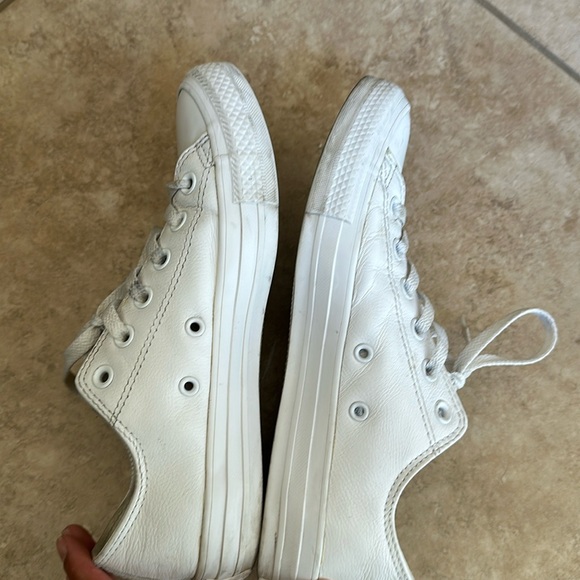 White leather converse - Picture 2 of 3